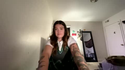 Snapshot of avalovesattention chatting on November 1, 3:52 am Ava Adorn online show from November 1, 3:52 am