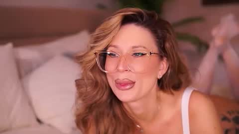 Ava online show from February 17, 3:47 am