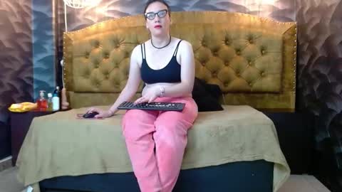 Snapshot of avanahomi chatting on September 20, 10:49 am avanahomi online show from September 20, 10:49 am