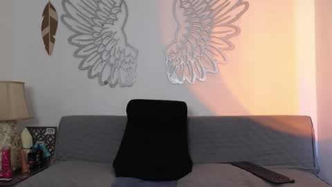 Ava online show from March 25, 3:01 am