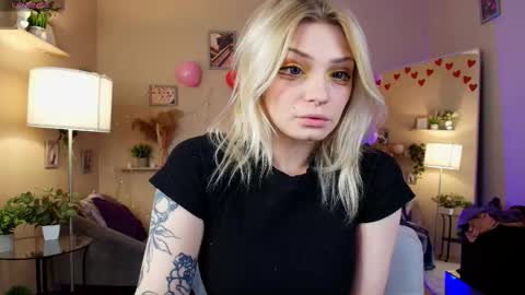 Snapshot of avasun chatting on February 18, 10:39 pm avasun online show from February 18, 10:39 pm