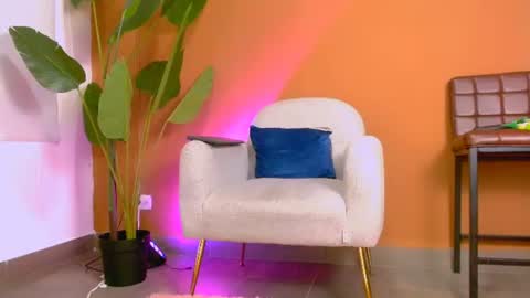 Snapshot of aveline_nuit chatting on June 25, 8:02 pm Hi im aqua is nice with me online show from June 25, 8:02 pm