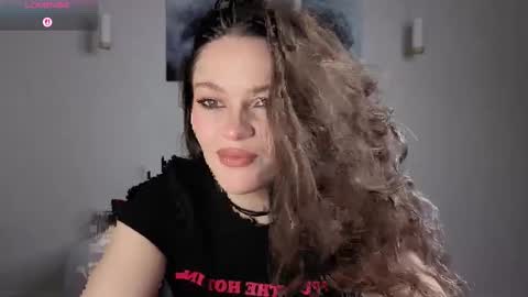 Snapshot of avelinehowo_uwu chatting on May 20, 6:36 pm Aveline online show from May 20, 6:36 pm