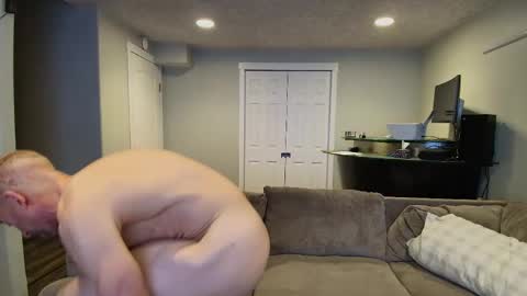 averageandsum online show from December 4, 4:48 pm