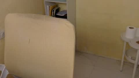 Snapshot of averageuncut1 chatting on November 13, 3:49 am Rhian online show from November 13, 3:49 am