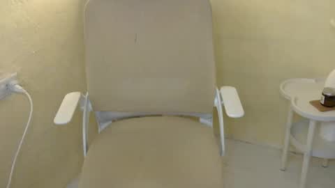 Snapshot of averageuncut1 chatting on November 15, 5:49 am Rhian online show from November 15, 5:49 am