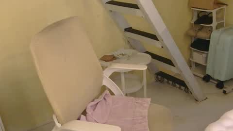 Rhian online show from February 15, 4:09 am