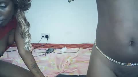 averrine online show from April 5, 9:23 pm