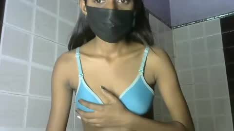 avery_lust01 online show from May 16, 6:32 am