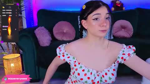 AveryWillow online show from March 20, 12:04 am