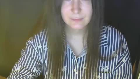 avialenne online show from March 29, 5:24 pm