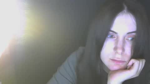 avialenne online show from April 7, 6:52 pm