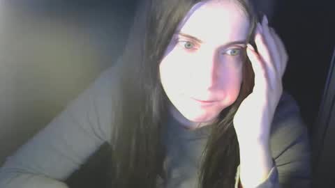 avialenne online show from April 13, 6:35 pm