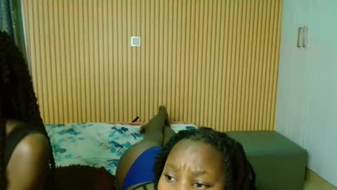 Snapshot of avian_talya chatting on November 11, 4:01 am Avian online show from November 11, 4:01 am