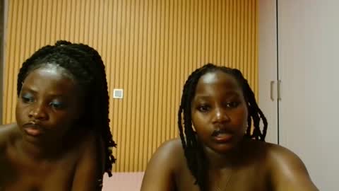 Snapshot of avian_talya chatting on November 23, 3:56 pm Avian online show from November 23, 3:56 pm