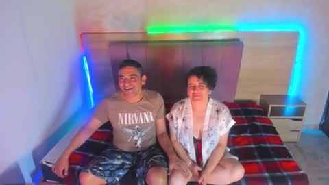 avictoria_and_andrescm online show from November 12, 4:13 am