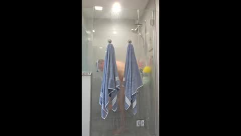 avidrunner0418 online show from April 19, 1:43 pm