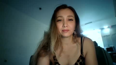 Snapshot of avinelra chatting on June 17, 7:26 pm avinelra online show from June 17, 7:26 pm