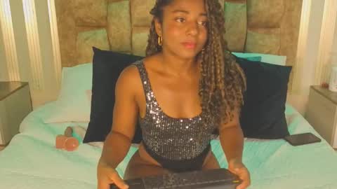 AVIS  online show from March 10, 8:25 pm