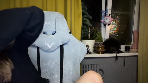 Snapshot of aviva_faith chatting on December 24, 12:44 am Aviva online show from December 24, 12:44 am