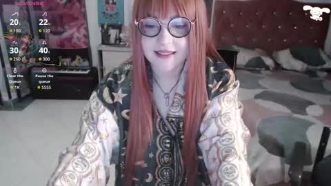 Snapshot of avril2809 chatting on October 15, 2:22 am Abril online show from October 15, 2:22 am