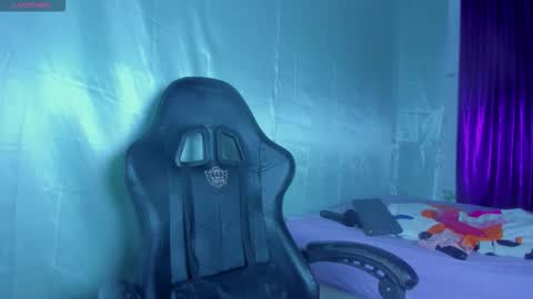 avril_jonson online show from March 8, 2:04 am