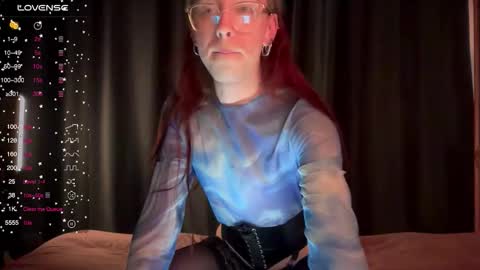 avril_pearly_ online show from September 21, 11:34 am