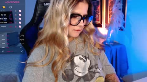 Snapshot of avrill_morgan chatting on December 21, 1:04 am Avrill Morgan online show from December 21, 1:04 am