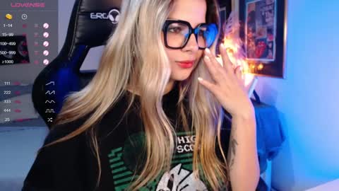 Snapshot of avrill_morgan chatting on January 12, 1:11 am Avrill Morgan online show from January 12, 1:11 am