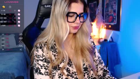 Snapshot of avrill_morgan chatting on February 6, 12:22 am Avrill Morgan online show from February 6, 12:22 am