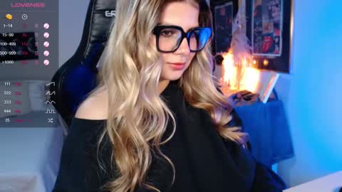 Snapshot of avrill_morgan chatting on February 10, 9:04 pm Avrill Morgan online show from February 10, 9:04 pm