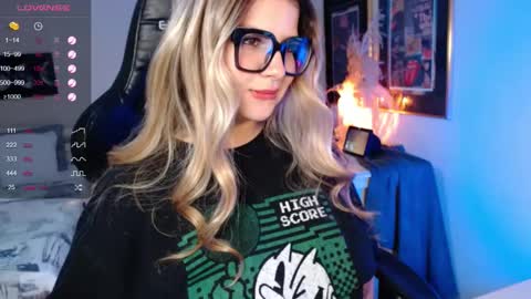 Snapshot of avrill_morgan chatting on February 17, 8:15 pm Avrill Morgan online show from February 17, 8:15 pm