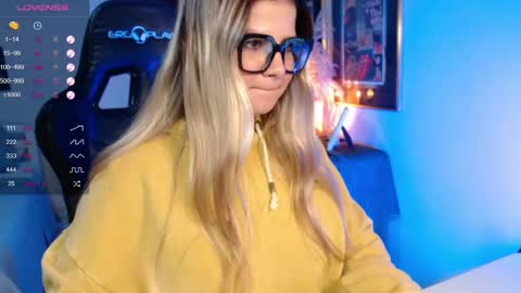 Snapshot of avrill_morgan chatting on March 5, 11:05 pm Avrill Morgan online show from March 5, 11:05 pm