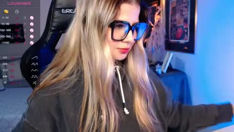 Snapshot of avrill_morgan chatting on March 9, 9:14 pm Avrill Morgan online show from March 9, 9:14 pm