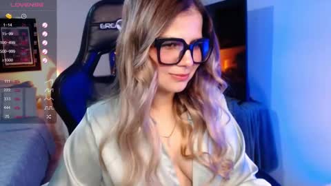 Snapshot of avrill_morgan chatting on September 8, 8:19 pm Avrill Morgan online show from September 8, 8:19 pm