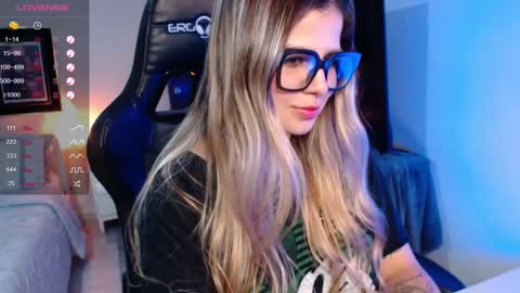 Snapshot of avrill_morgan chatting on October 5, 8:51 pm Avrill Morgan online show from October 5, 8:51 pm