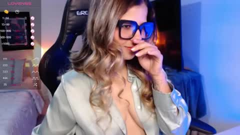 Snapshot of avrill_morgan chatting on October 6, 8:06 pm Avrill Morgan online show from October 6, 8:06 pm