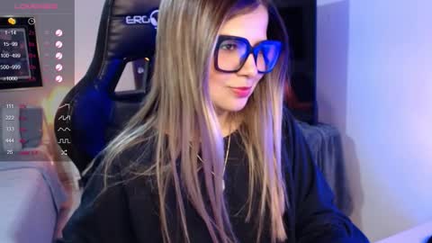 Snapshot of avrill_morgan chatting on October 12, 8:41 pm Avrill Morgan online show from October 12, 8:41 pm