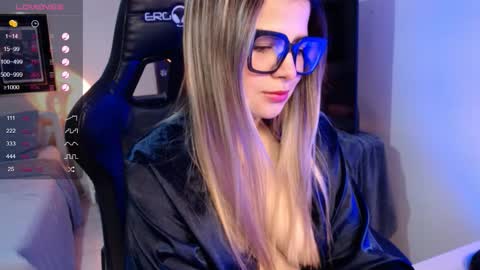 Snapshot of avrill_morgan chatting on October 13, 3:34 pm Avrill Morgan online show from October 13, 3:34 pm