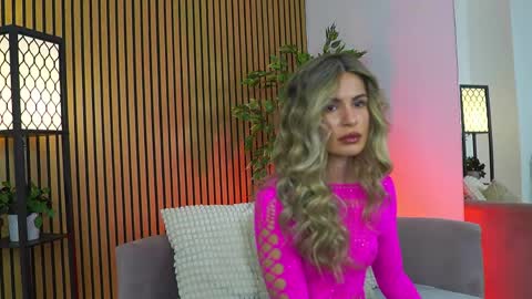 AVRILL CYRUX online show from March 26, 8:09 am