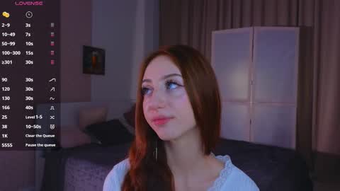 Snapshot of avrillemell chatting on October 2, 10:06 pm Avril online show from October 2, 10:06 pm