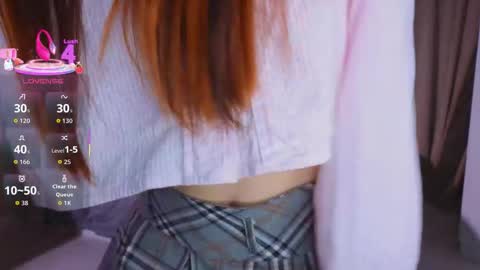 Snapshot of avrillemell chatting on October 5, 10:07 pm Avril online show from October 5, 10:07 pm