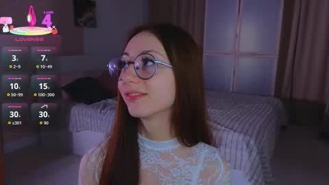 Snapshot of avrillemell chatting on October 19, 9:15 pm Avril online show from October 19, 9:15 pm