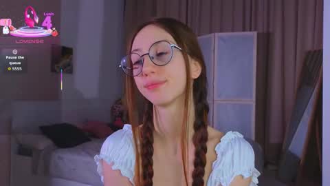 Snapshot of avrillemell chatting on November 14, 10:18 pm Avril online show from November 14, 10:18 pm