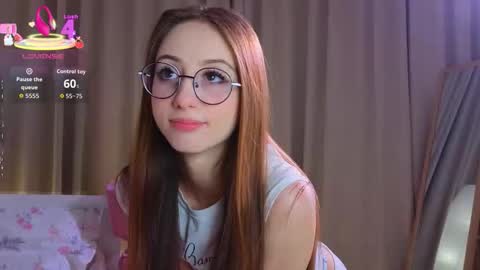 Snapshot of avrillemell chatting on December 18, 10:16 pm Avril online show from December 18, 10:16 pm