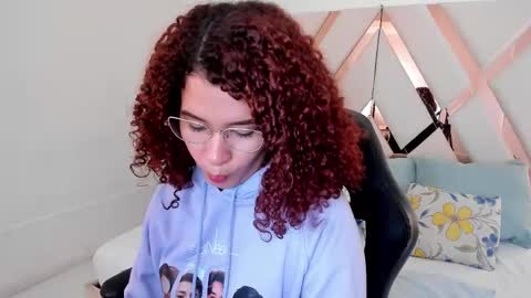 Avril  online show from January 19, 11:58 am