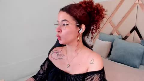 Avril  online show from February 13, 11:50 am