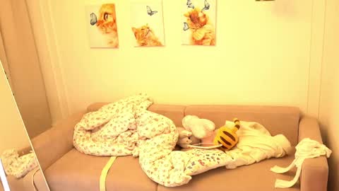 Snapshot of avroramy chatting on February 12, 10:14 am Avrora online show from February 12, 10:14 am