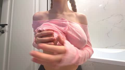 Snapshot of avroramy chatting on September 22, 3:14 pm Avrora online show from September 22, 3:14 pm