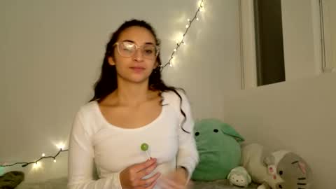 Avaia online show from January 8, 3:31 am